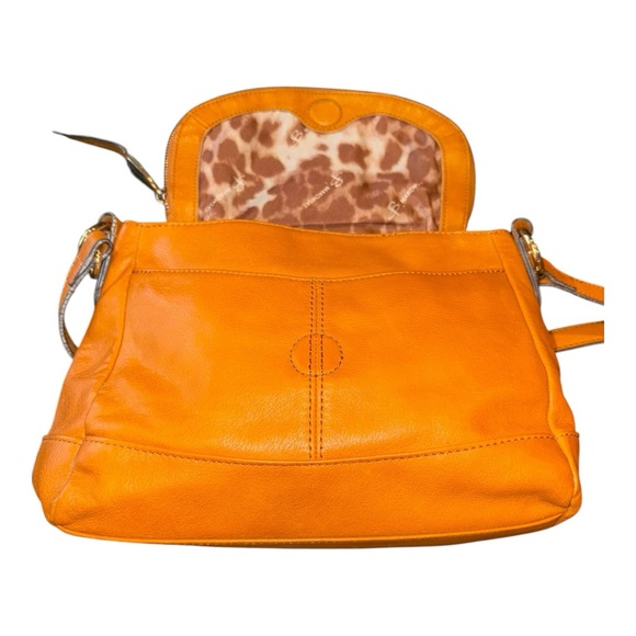 B Makowsky Tan Orange Leather Zip Flap Saddlebag Crossbody Silver hardware B11 - Picture 7 of 11